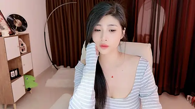 Vaidurya-Yolo - 哥哥們~米婭回家家喝麻麻的大補湯去咯~休息幾天啦~~~🤪