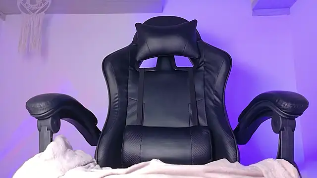 Adrianna5_