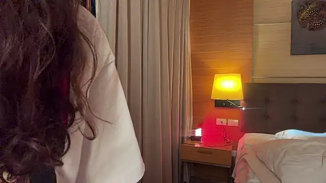 ReynaMccarron - Show nd stroke my shoulde