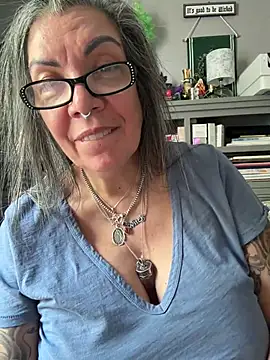 Dieseldame1313 - Hey guys topless dance