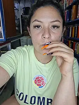 Isa_bella95 - Full naked in store