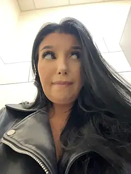 Tisha_Busty - Boobs OUT+SHAKE it near people in KFC
