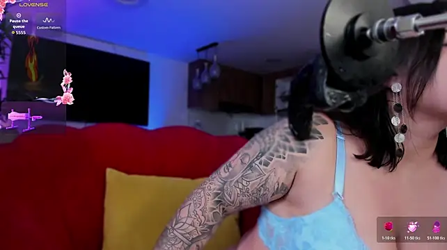 Winches_selene - completely naked and masturbation