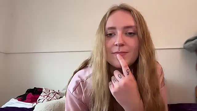 Pattyworld69 - flash pussy + spread