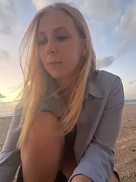 TrueSexyCrime - Naughty on the beach