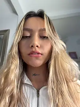Amanda-medrano1 - Show pussy and spank ass
