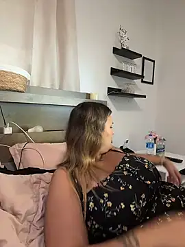 Latinamommy26 - LT controls my lush W tits out 3 min