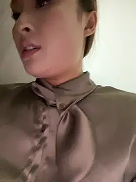 Xingchen-002 - 露奶开车5分钟