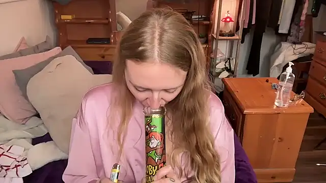 Pattyworld69 - twerk + spread/wink ass