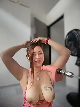Lolabunnystr - Deep throat + salive 🤤 + tits 🐝
