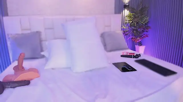 ValeriaGarcia - fuck dildo + show tits