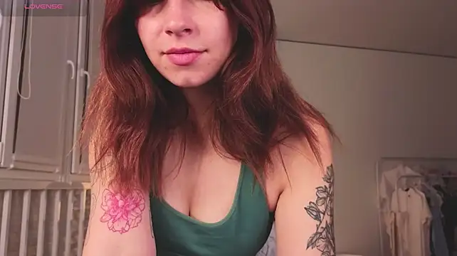 ByteBlushh - Suck and lick my fingers