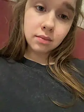 HornyGirlH - SHOW TITS