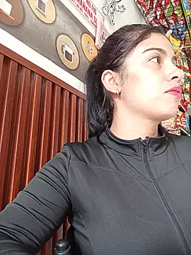 Nathaly_12 - Take off my bra in public.