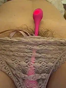 Hara_lusia83 - The girl is sexy, big, and seductive.