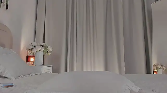 MiaKeler - cameltoe tease