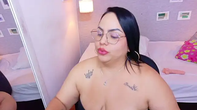 Curvy_sexyvalen - squirt + dildo