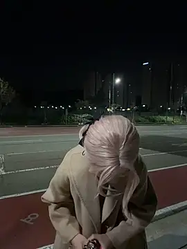 Winter11 - full NAKED under coat只穿着外套，里面全裸跑10米