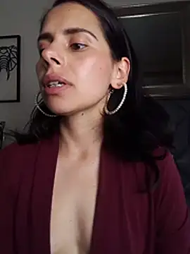 Bianca_Sweetie - Show pussy, rubbing my clit for you