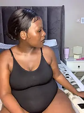 SexiestChocolate - BORED AND HORNY MAKE THIS PUSSY DRIP🍑💦
