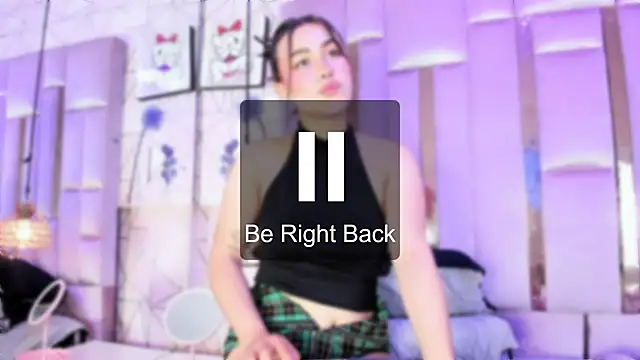 HannaCollins_ - Flash tits 🍒