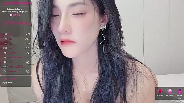Uuxiaocai - 乳夹诱惑