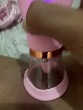 Badgirlgigi - Mostrando a bucetinha no terraço