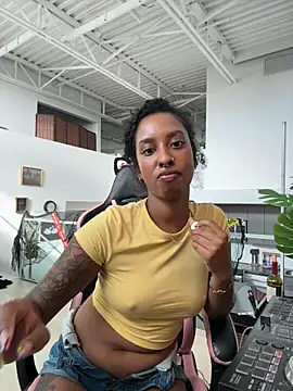 Your_Paris - Last tipper gets a cum video