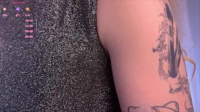 Goldieelis - suck my fingers