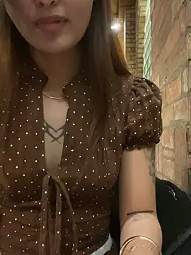 _AnneMia_ - Take off bra