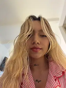 Amanda-medrano1 - Show pussy and spank ass