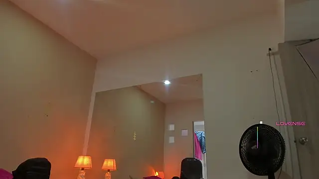 Megan_Thompsonn - provocative dance