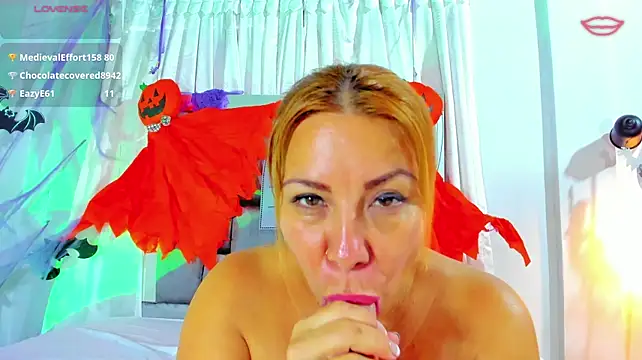 Milfhorny_69 - spanks pussy lili