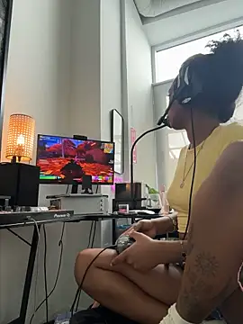 Your_Paris - Last tipper gets a cum video
