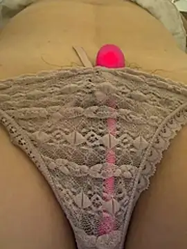 Hara_lusia83 - The girl is sexy, big, and seductive.