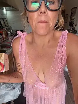 Goodgirlbabydoll - Pussy spread!