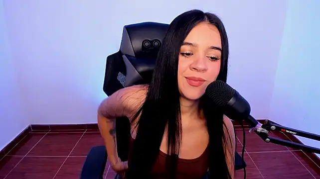 Isabellawhitmore - Flash tits