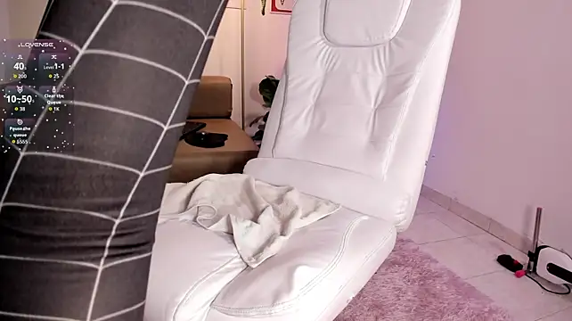 Emi_luv - RIDE TORSO AND PUSSY SO WET