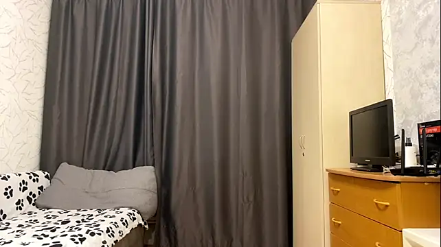 TennisKate - gently squezze my soft bum under panties