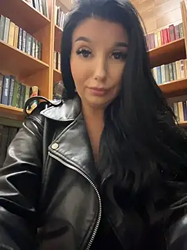 Tisha_Busty - BOOBSJOB dildo UNDER TABLE kfc risky