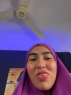 Malika_Noor - Handjob + spit