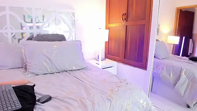 AriellePerla - get on all fours
