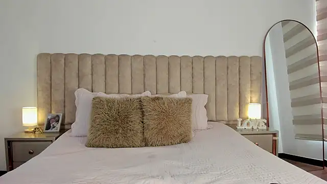 Sophie_Restrepo - Give me a powerful orgasm 🔥🔥💦💦