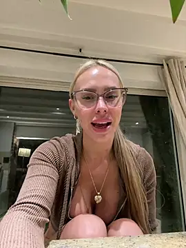 BellaGreenxo - Grind on Pillow 2mins