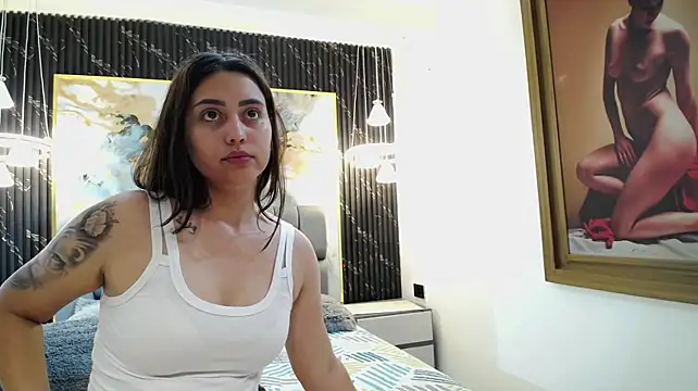 Taahiira - VIBRATIONS TO MY ASS