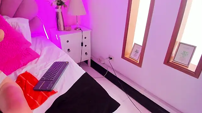 Strawberry_honey_ - pussy free 😋🥵