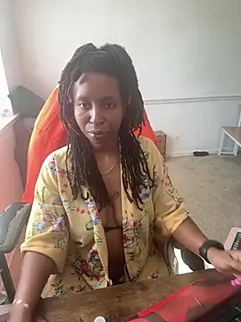 LeyaHoneybuns - Fuck with dildo in doggiie