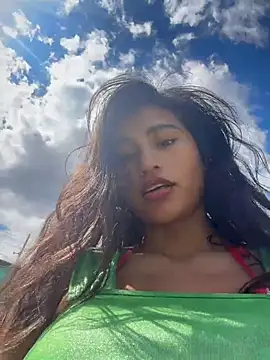 Sexi_noemi - Naked, drenching my body with water🥵