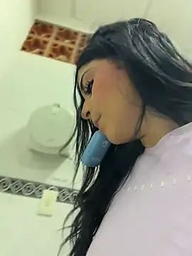 ArieliciousXXX - FINGERING PUSSY IN PUBLIC BATHROOM 😈
