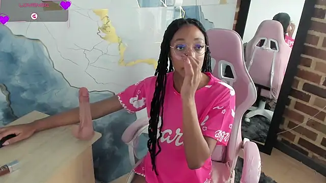 Esmeralda-bk - rub naked pussy